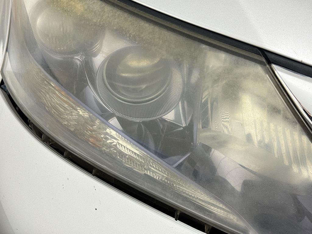 2010 Lexus HS 250h photo 32