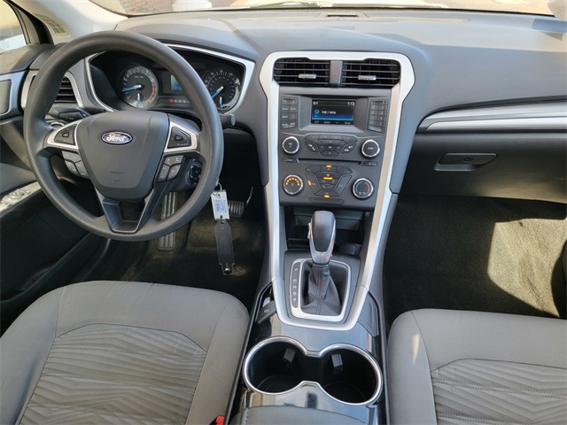 2016 Ford Fusion S photo 31