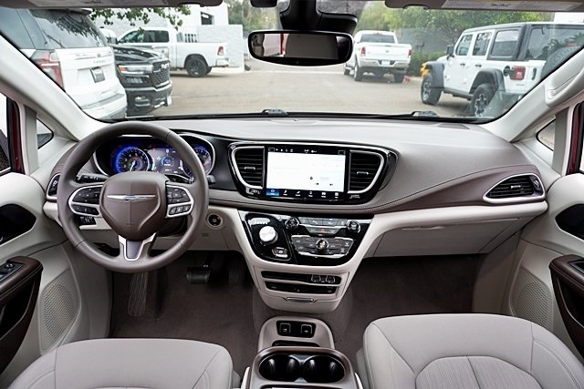 2021 Chrysler Pacifica Touring photo 20