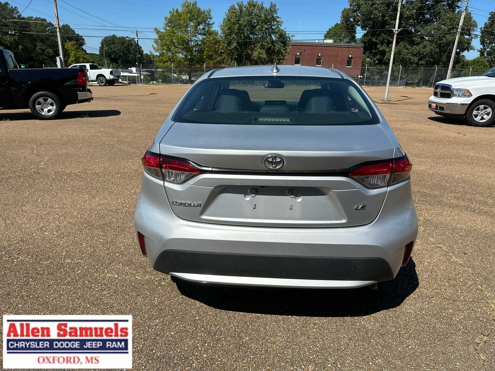 2021 Toyota Corolla LE photo 4