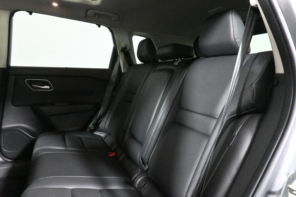 2021 Nissan Rogue SL photo 3