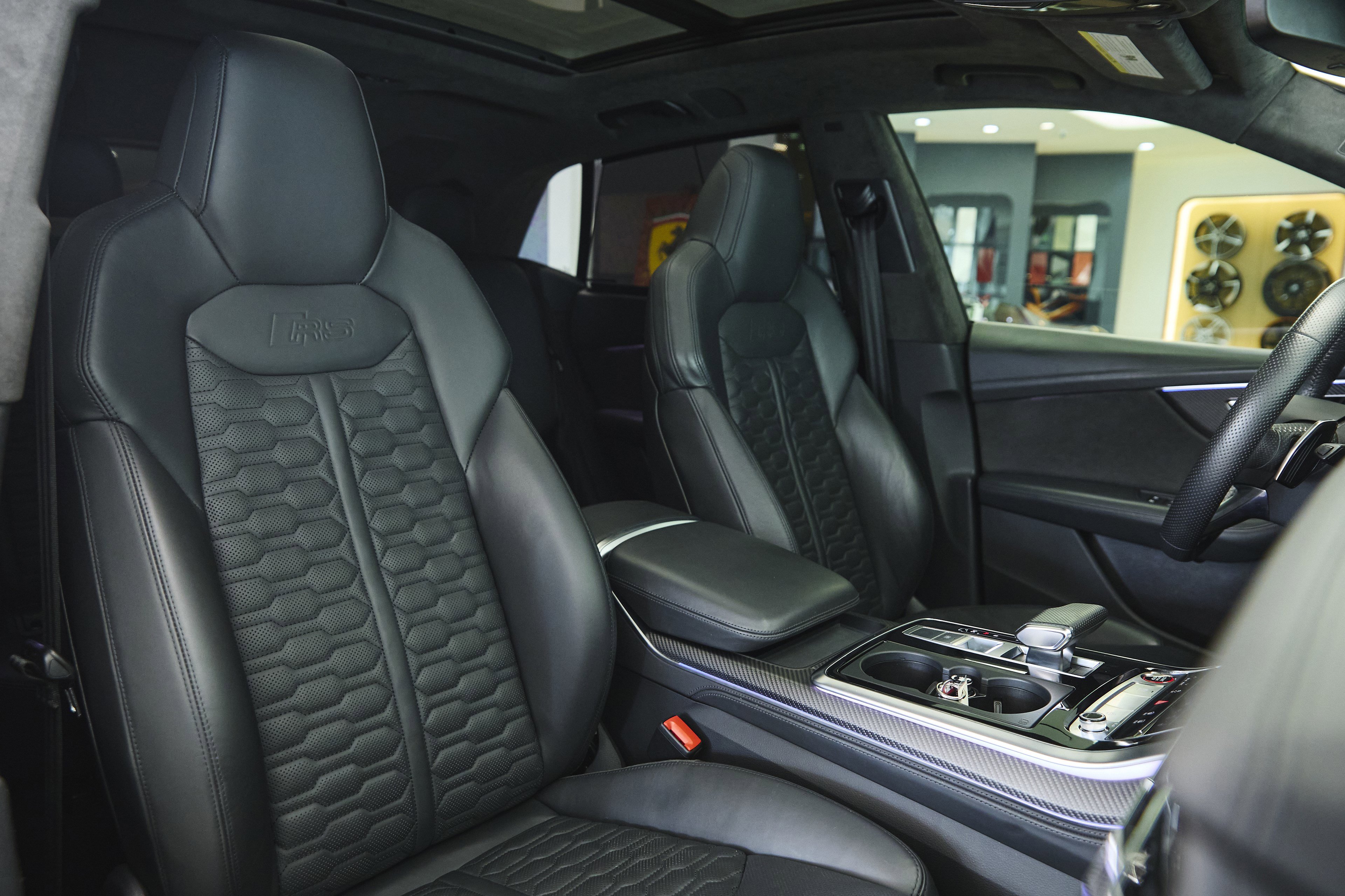 2021 Audi RS Q8 photo 33