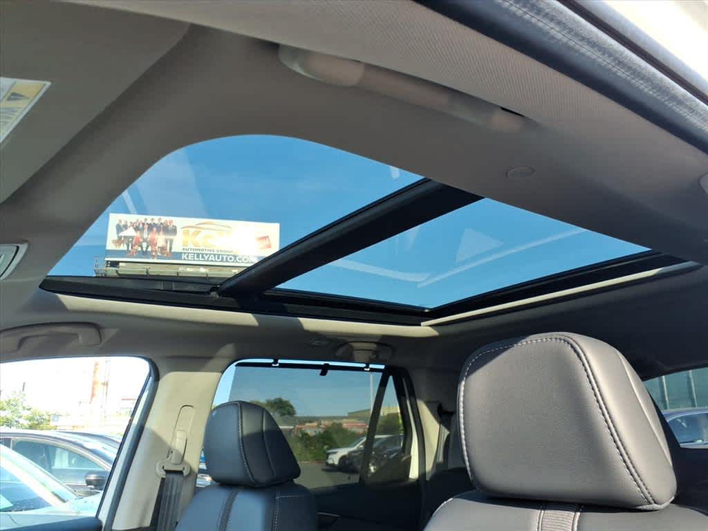 2025 Honda Pilot Touring photo 8