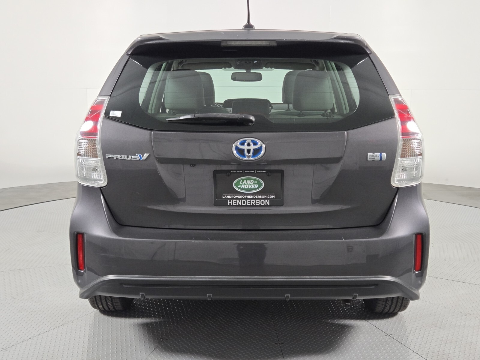 2015 Toyota Prius V Four photo 4