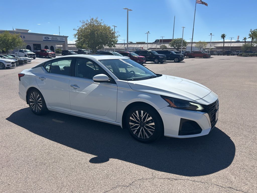 2023 Nissan Altima 2.5 SV photo 6