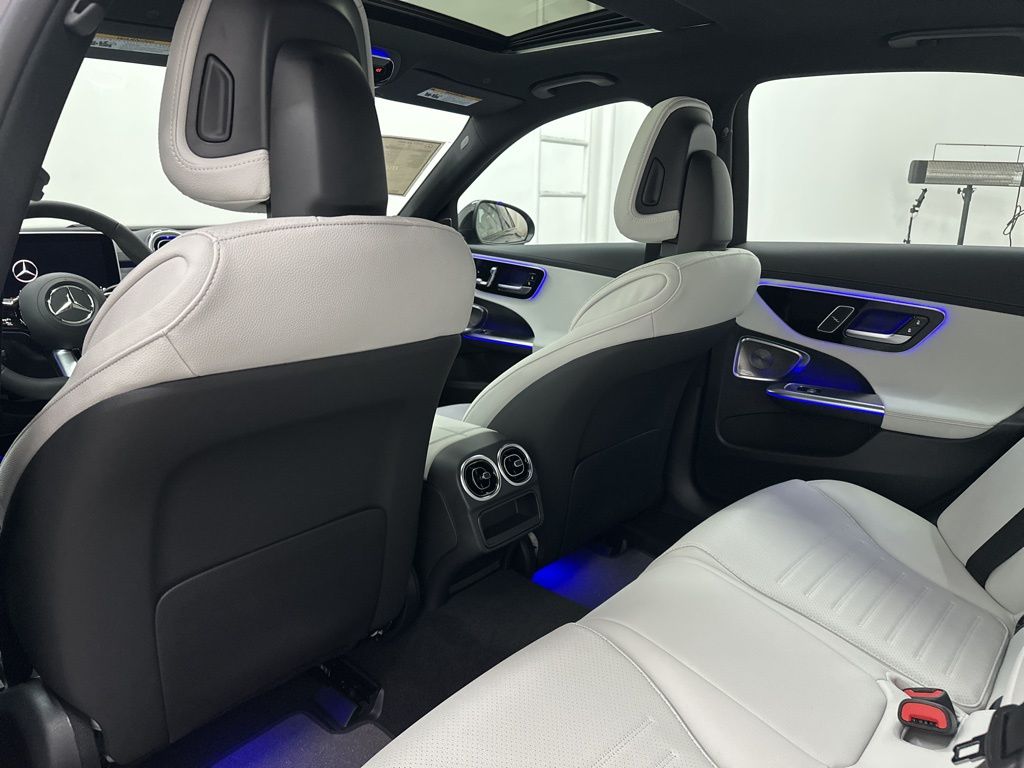 2025 Mercedes Benz C 300 photo 17