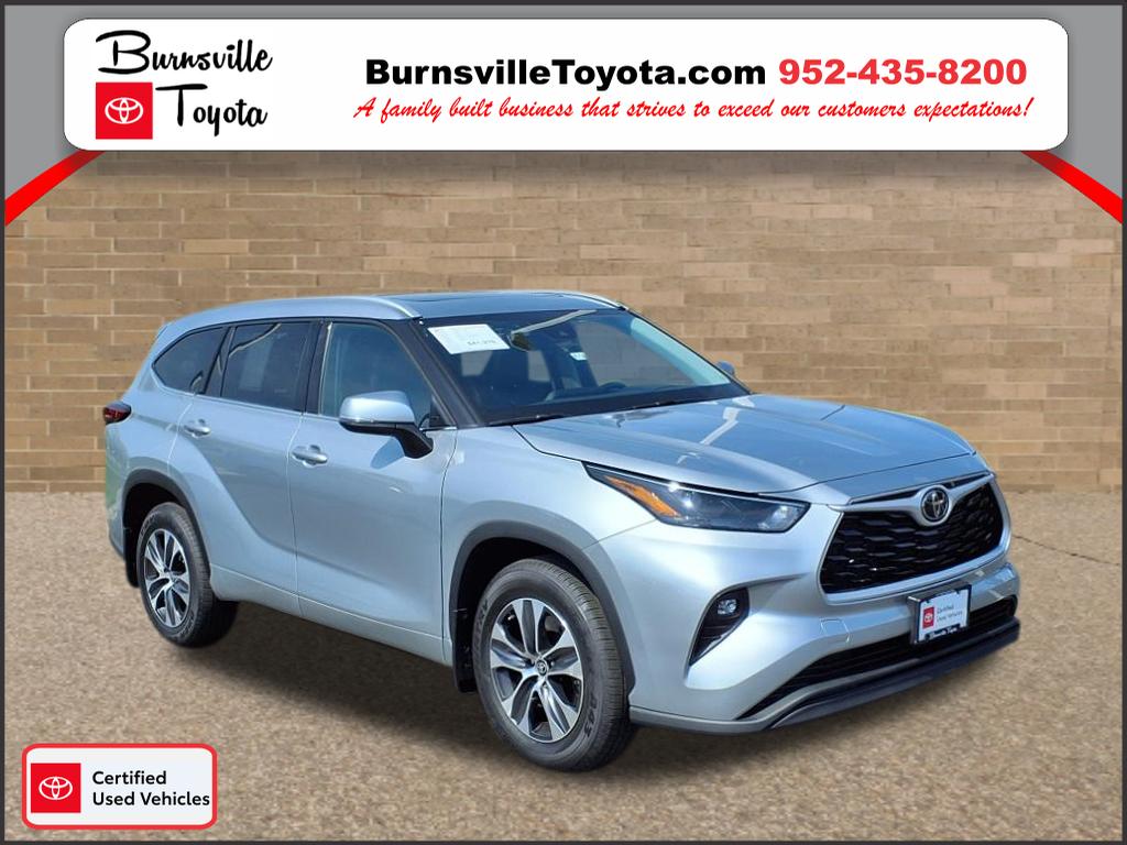 2022 Toyota Highlander XLE's photo