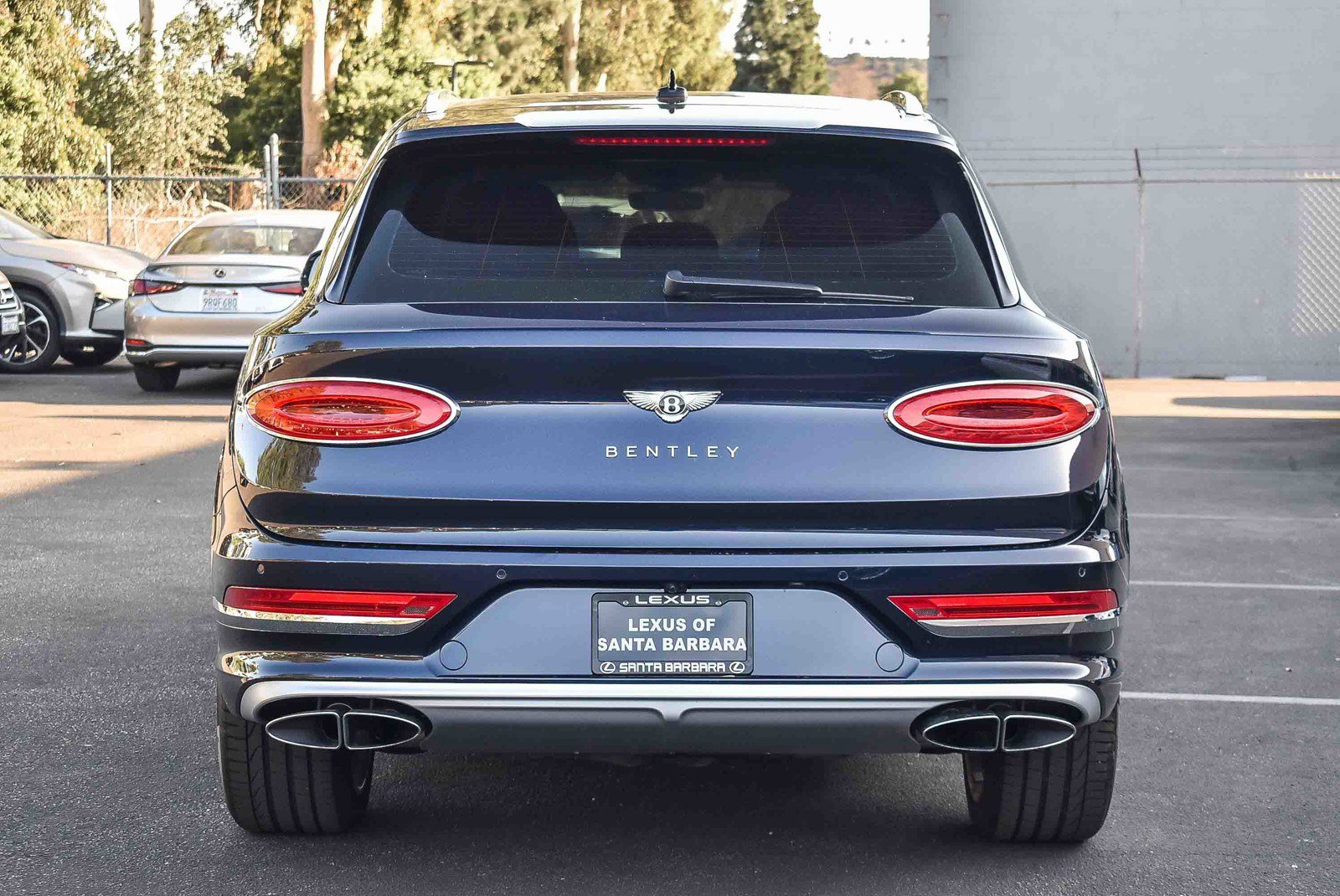 2023 Bentley Bentayga EWB Azure First Edition photo 5
