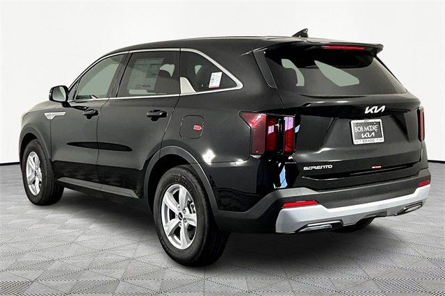 2026 Kia Sorento LX photo 4