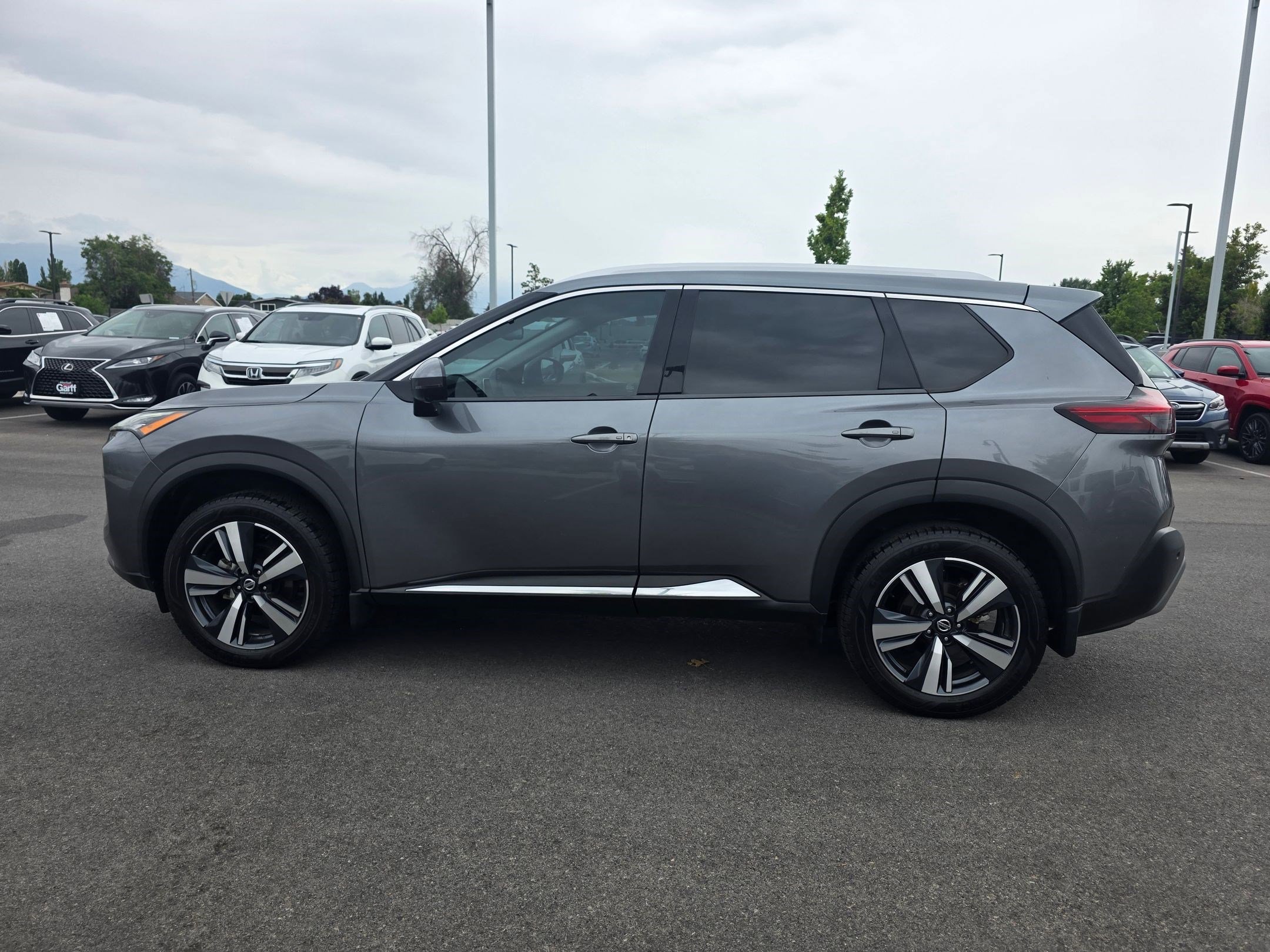 2021 Nissan Rogue SL photo 3