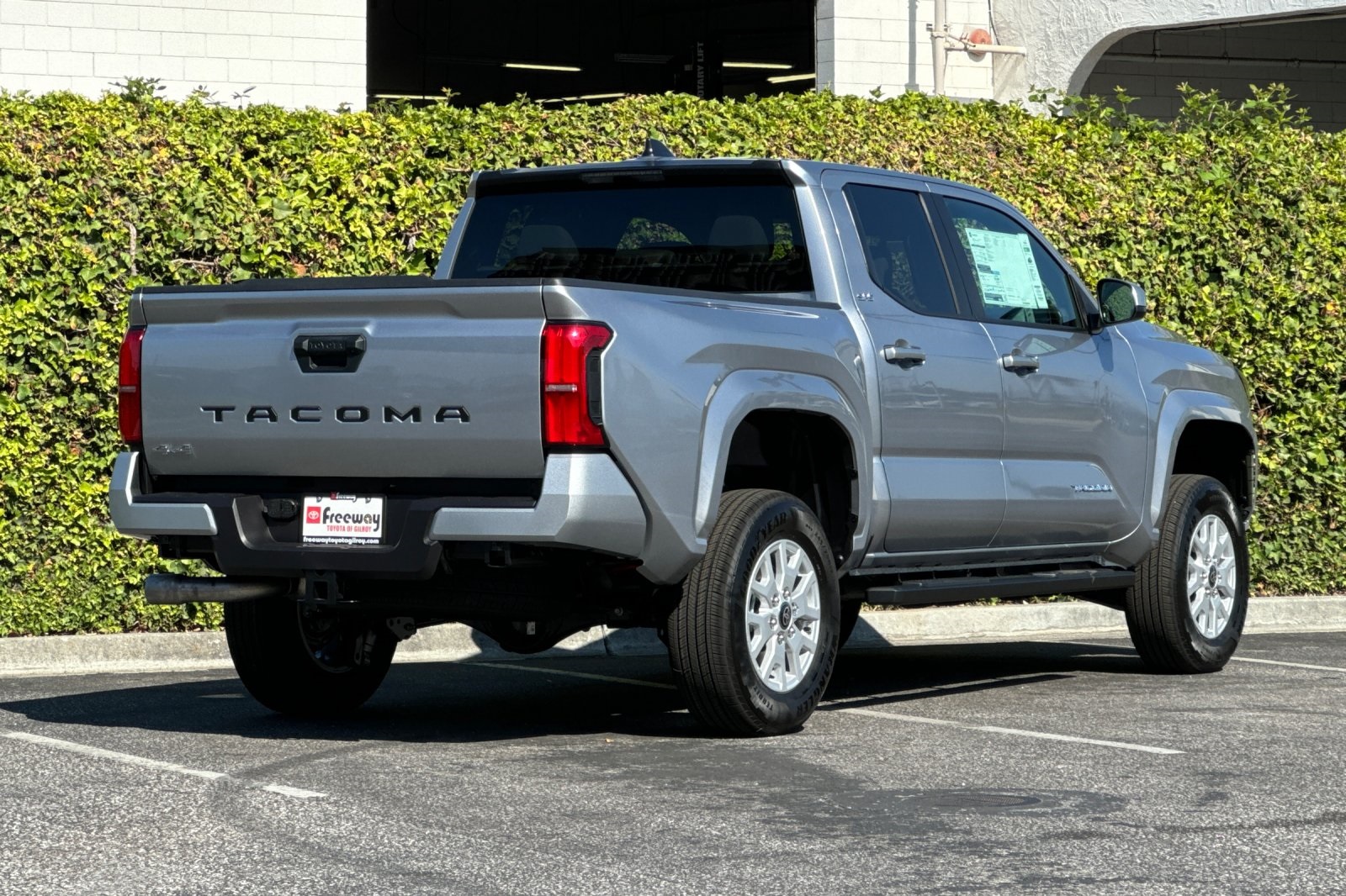 2025 Toyota Tacoma SR5 photo 4