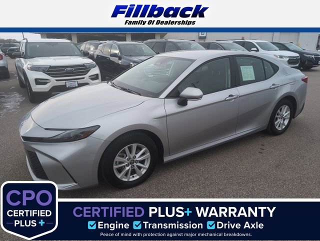 2025 Toyota Camry LE's photo