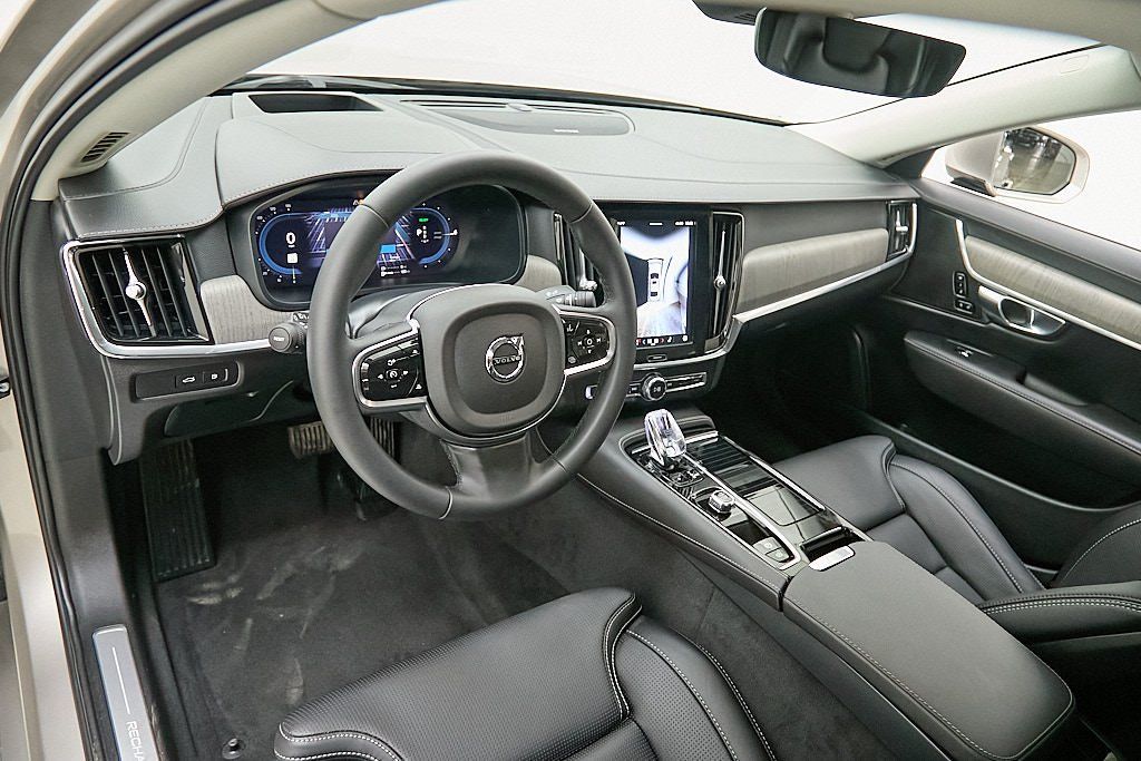 2024 VOLVO S90 - Image 11