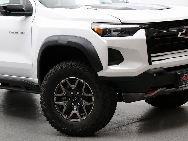 2026 Chevrolet Colorado ZR2 photo 3