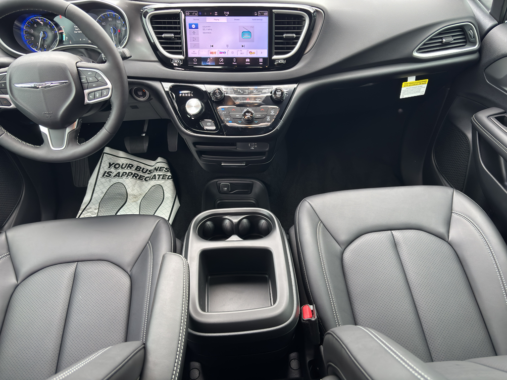 2026 Chrysler Voyager LX photo 22