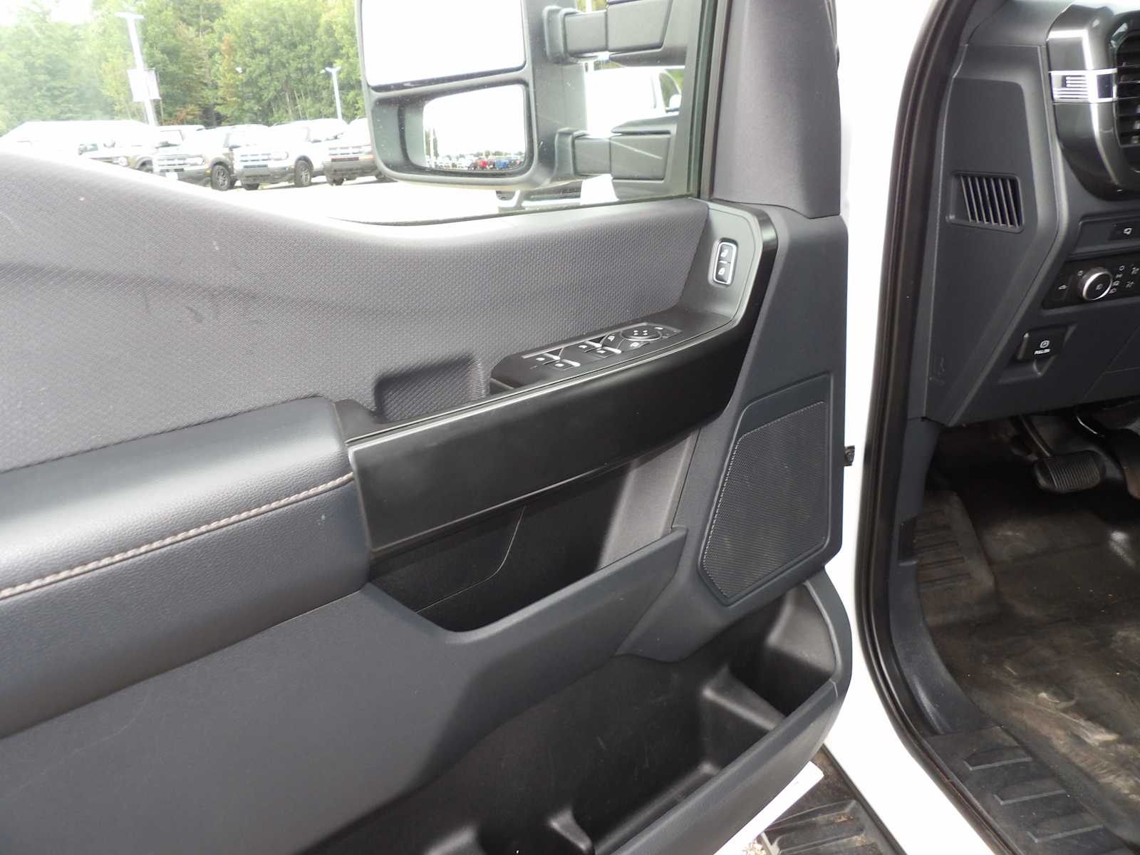 2022 Ford F-150 XL photo 8