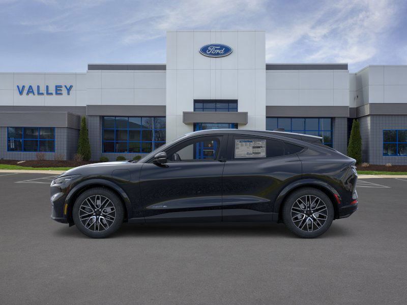 2025 Ford Mustang Mach-E Premium photo 4