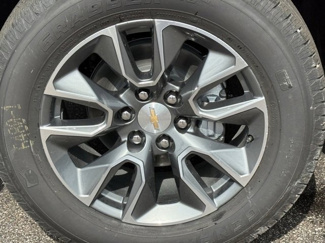 2025 Chevrolet Silverado 1500 LT photo 9