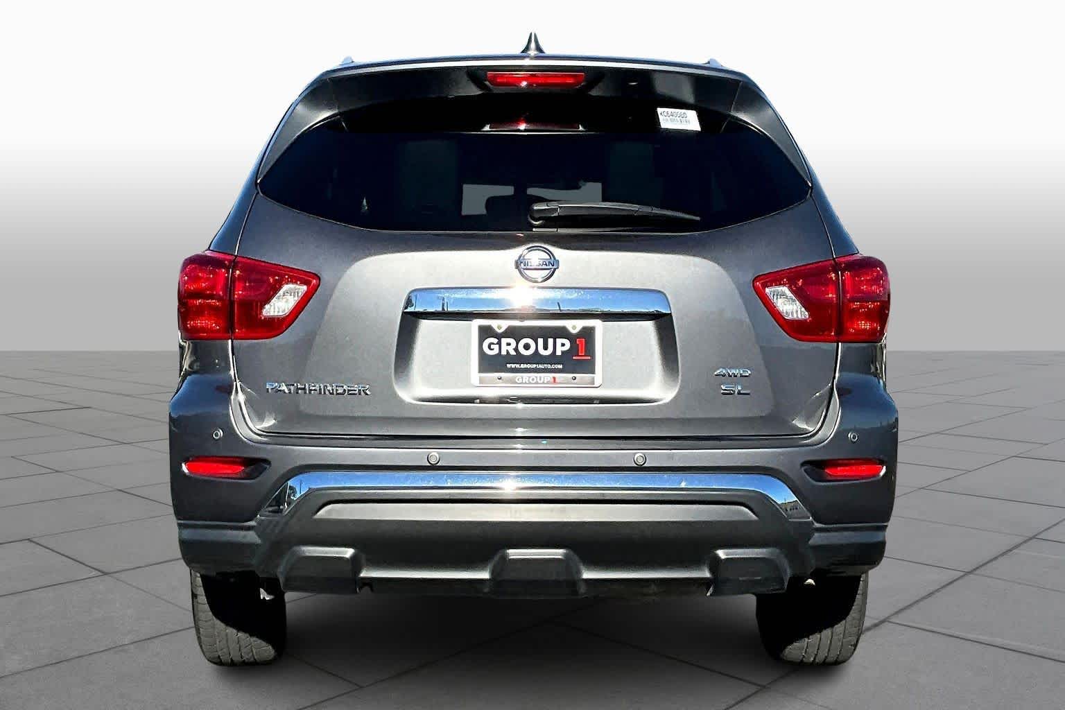 2019 Nissan Pathfinder SL photo 4