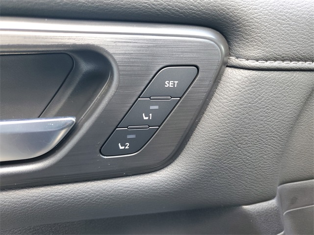 2025 Nissan Armada Platinum photo 16