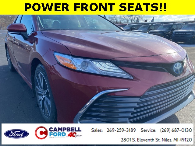 2022 Toyota Camry XLE's photo