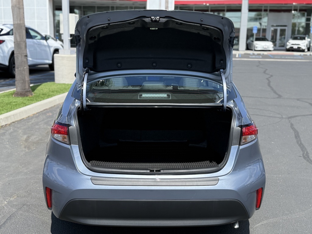 2025 Toyota Corolla LE photo 14