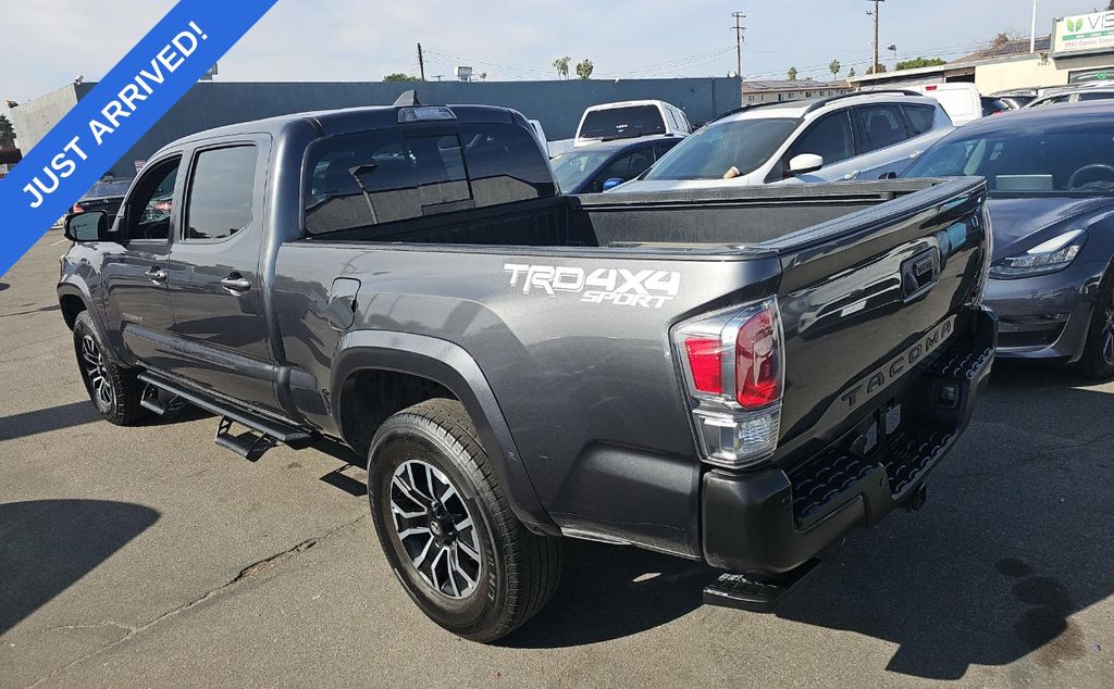 2022 Toyota Tacoma TRD Sport photo 2