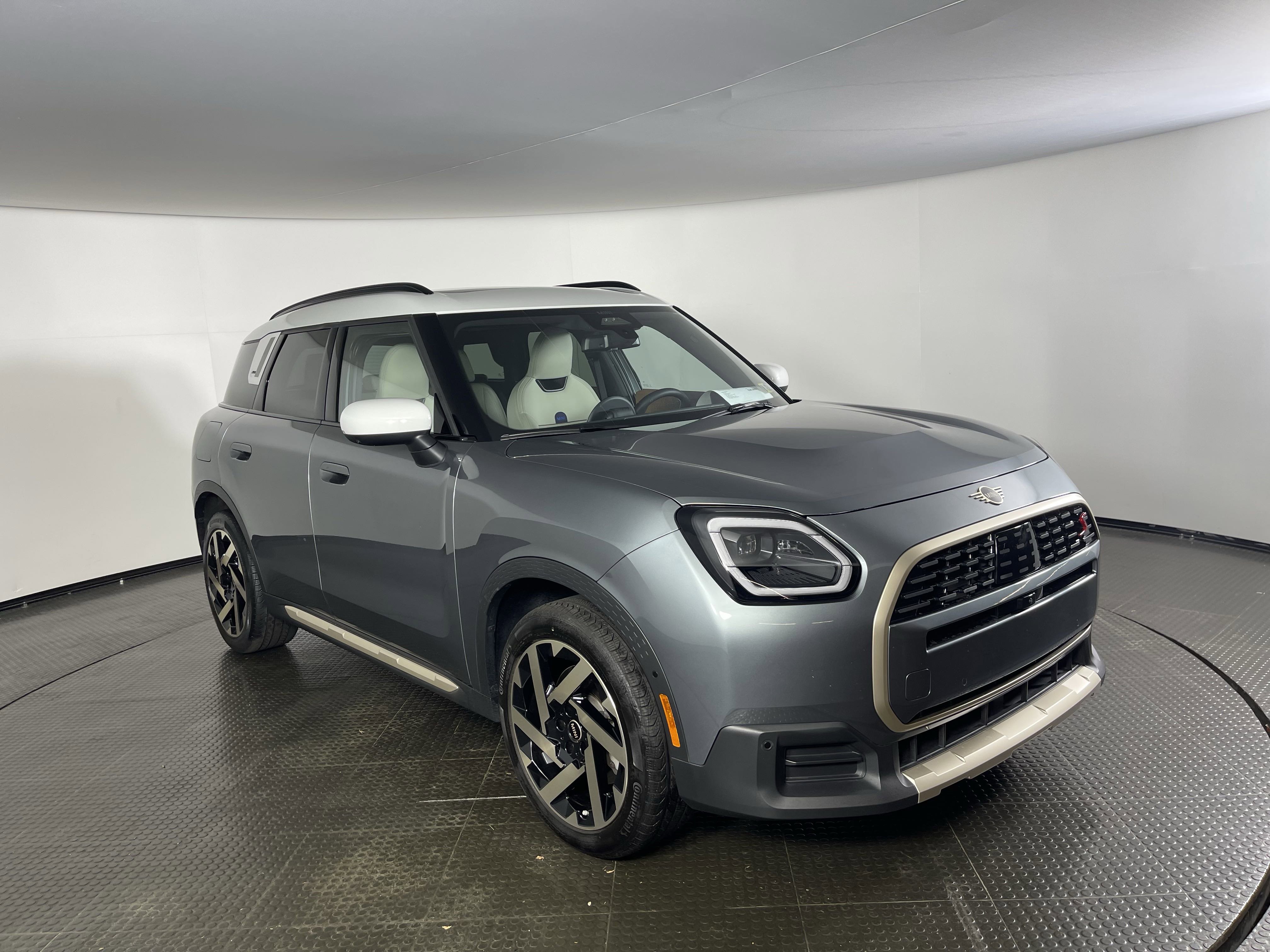 2025 Mini Cooper S ALL4 photo 3