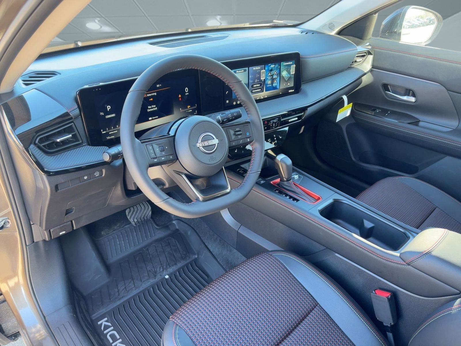 2026 Nissan Kicks SR photo 4