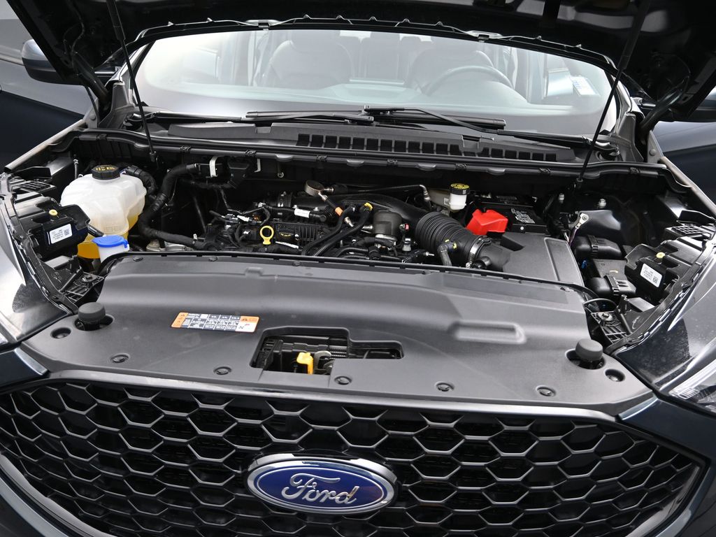 2024 Ford Edge ST-Line photo 17