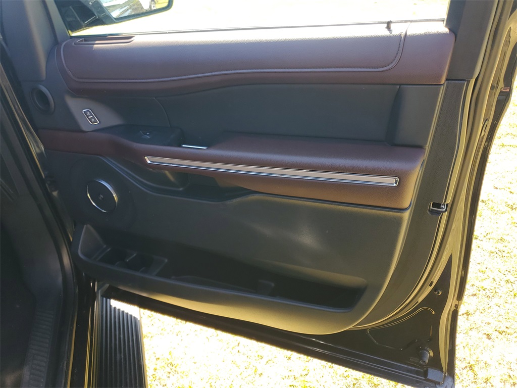 2024 Ford Expedition Limited photo 40