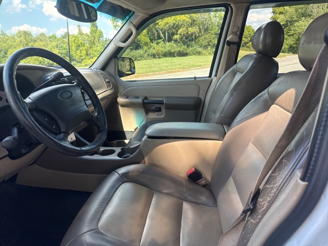 2005 Ford Explorer Sport Trac XLT photo 13