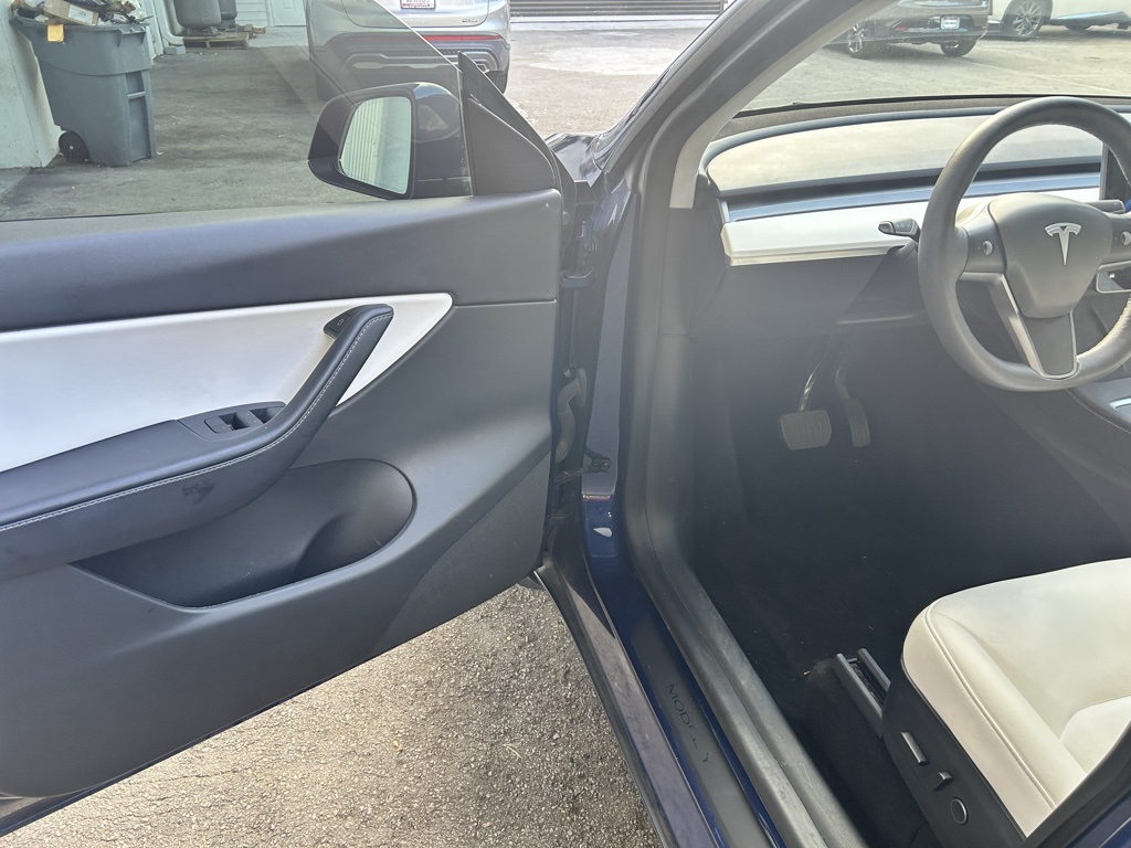 2021 Tesla Model Y Long Range photo 4
