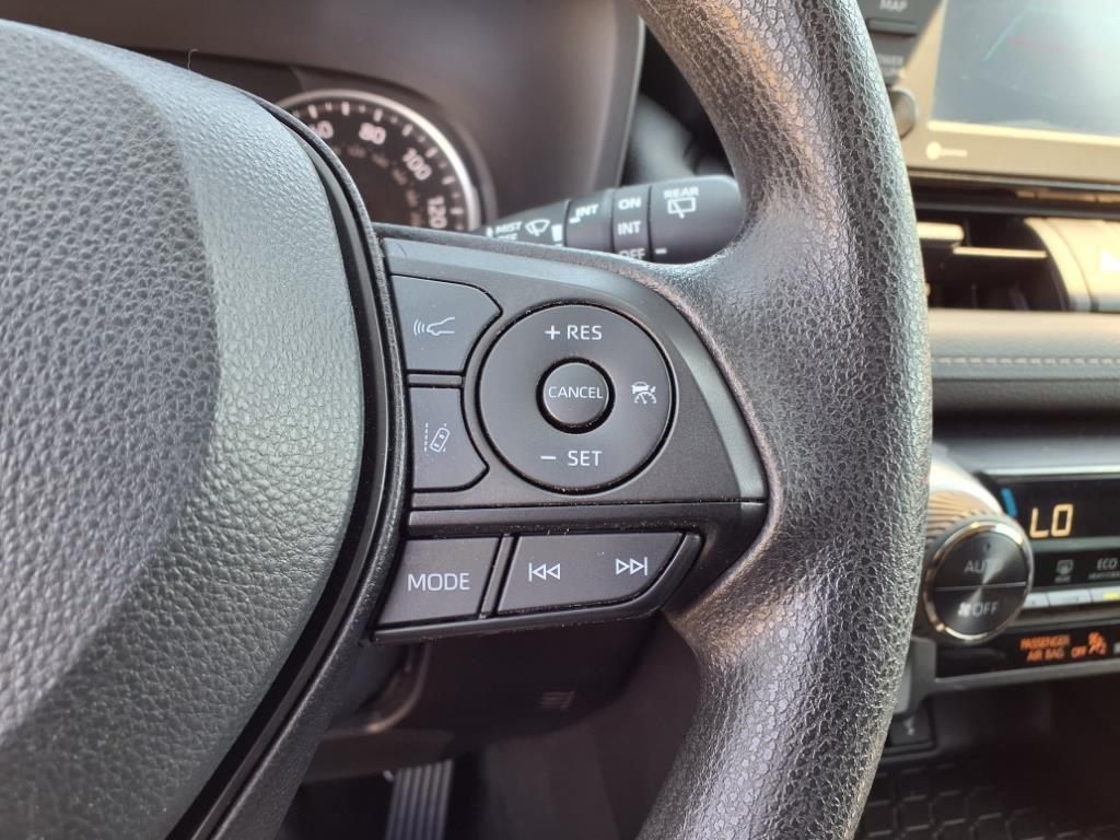 2022 Toyota RAV4 XLE photo 20