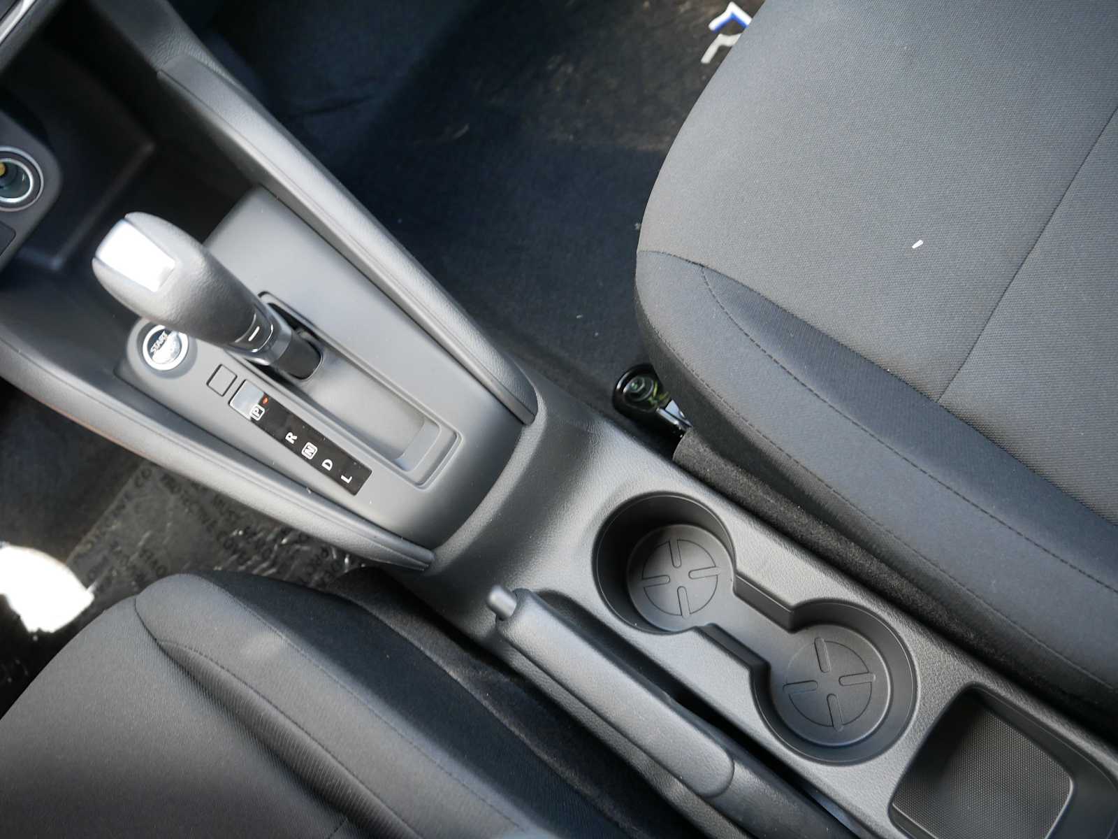 2025 Nissan Kicks Play S photo 14