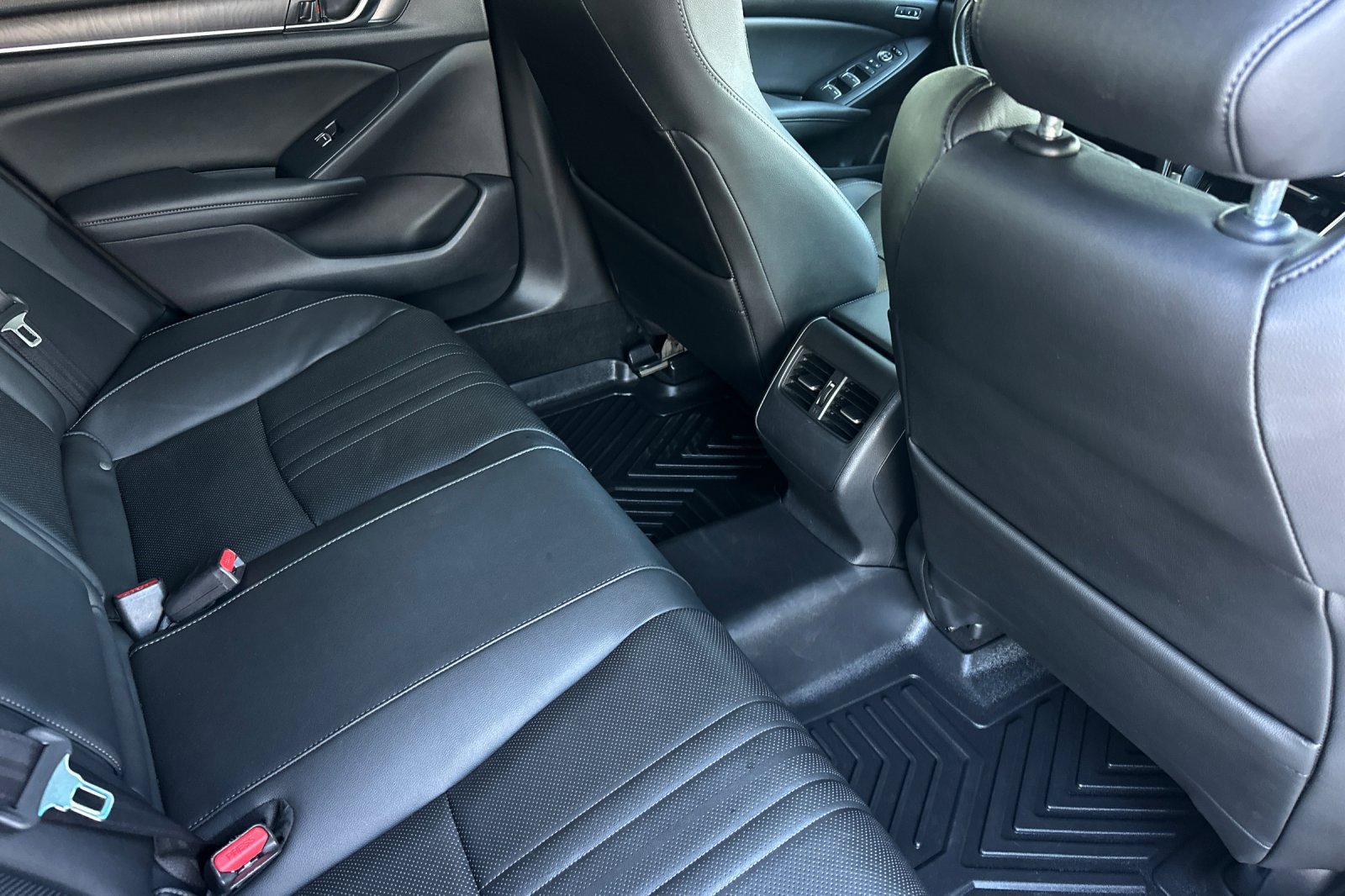 2019 Honda Accord EX-L photo 17