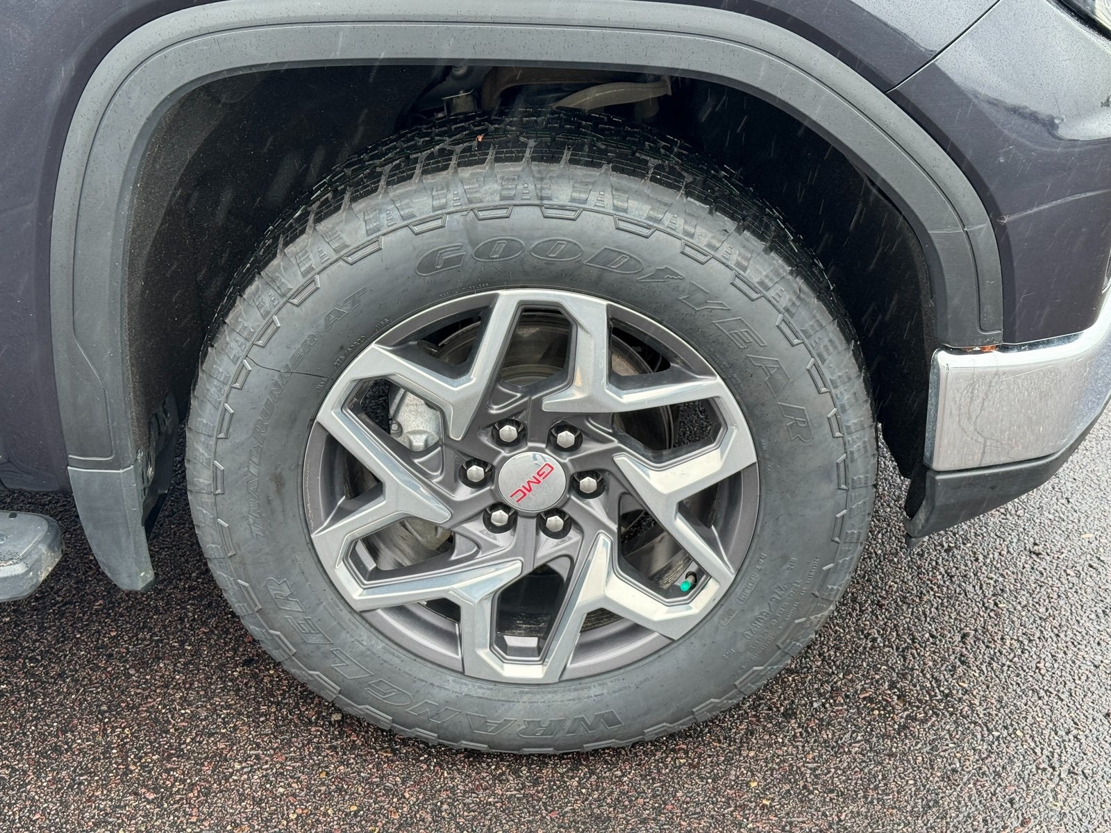 Used 2022 GMC Sierra 1500 SLT with VIN 1GTUUDED8NZ645880 for sale in Luverne, Minnesota