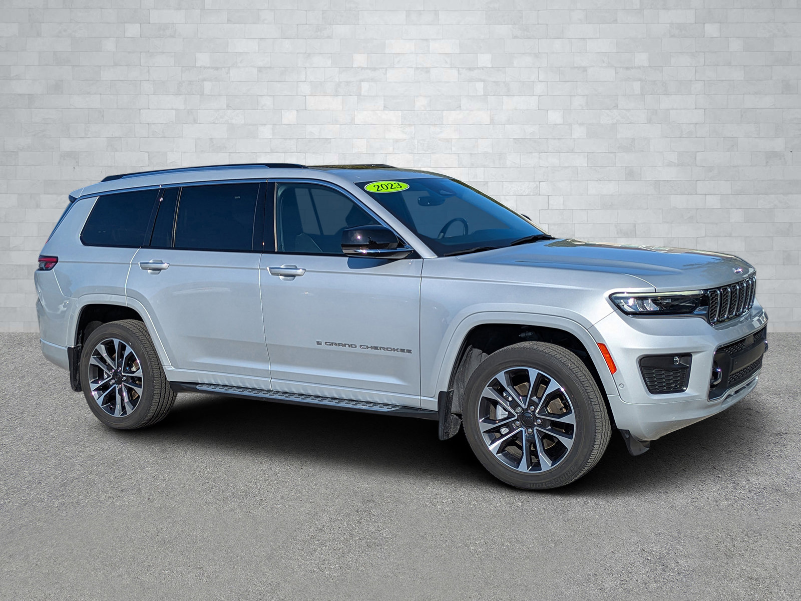 2023 Jeep Grand Cherokee L Overland's photo