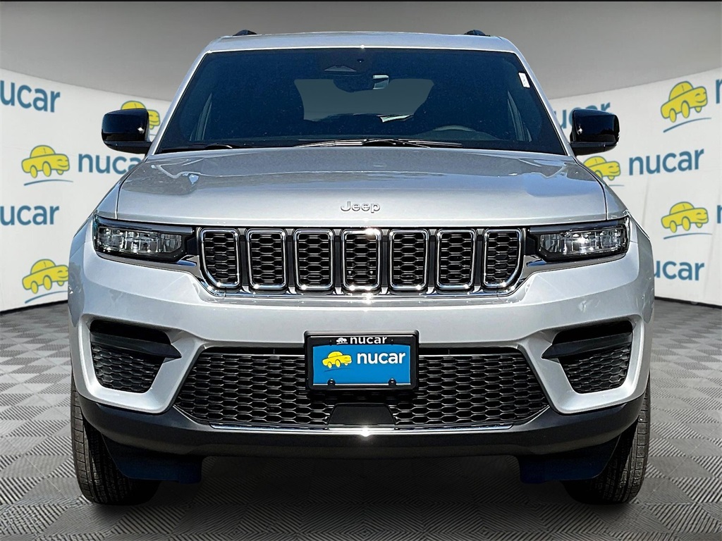 2025 Jeep Grand Cherokee Laredo X photo 2