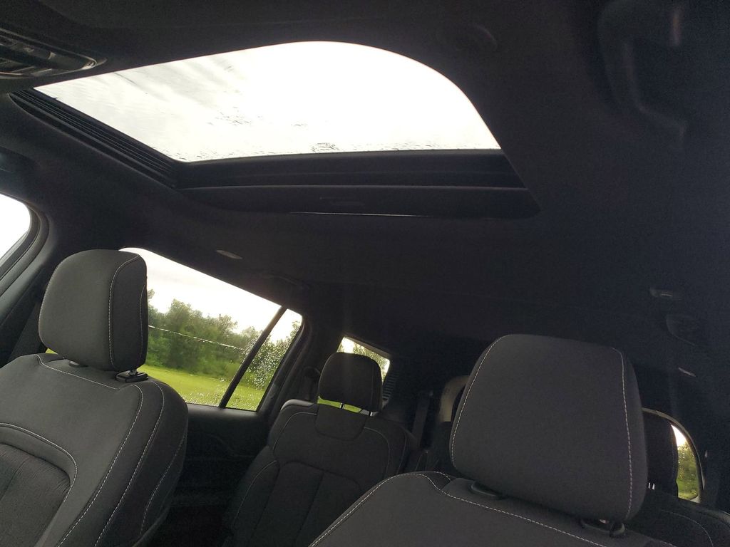 2025 Jeep Grand Cherokee Laredo Altitude photo 27