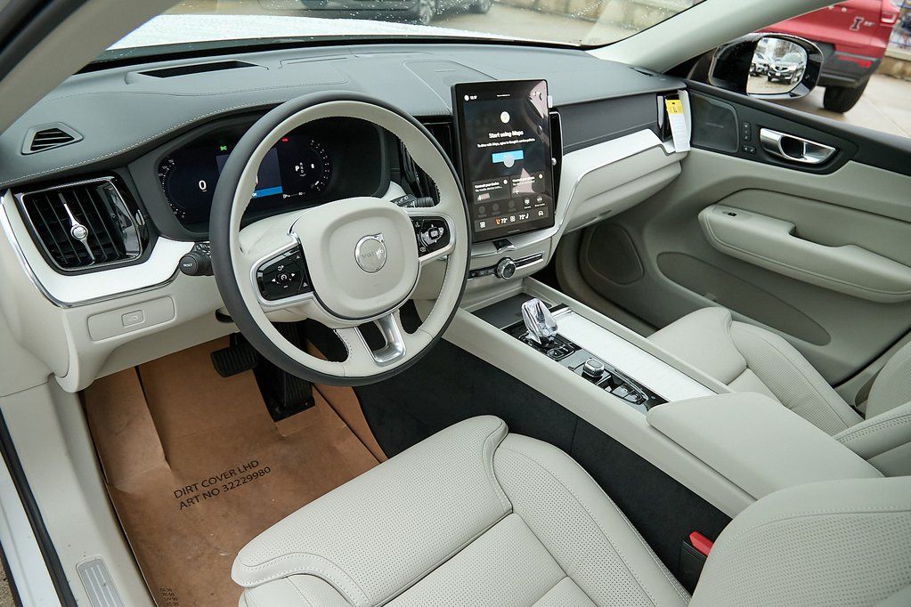 2026 VOLVO XC60 - Image 10