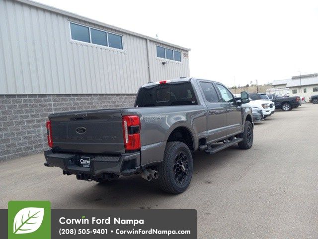 2025 Ford F-350 Lariat photo 3