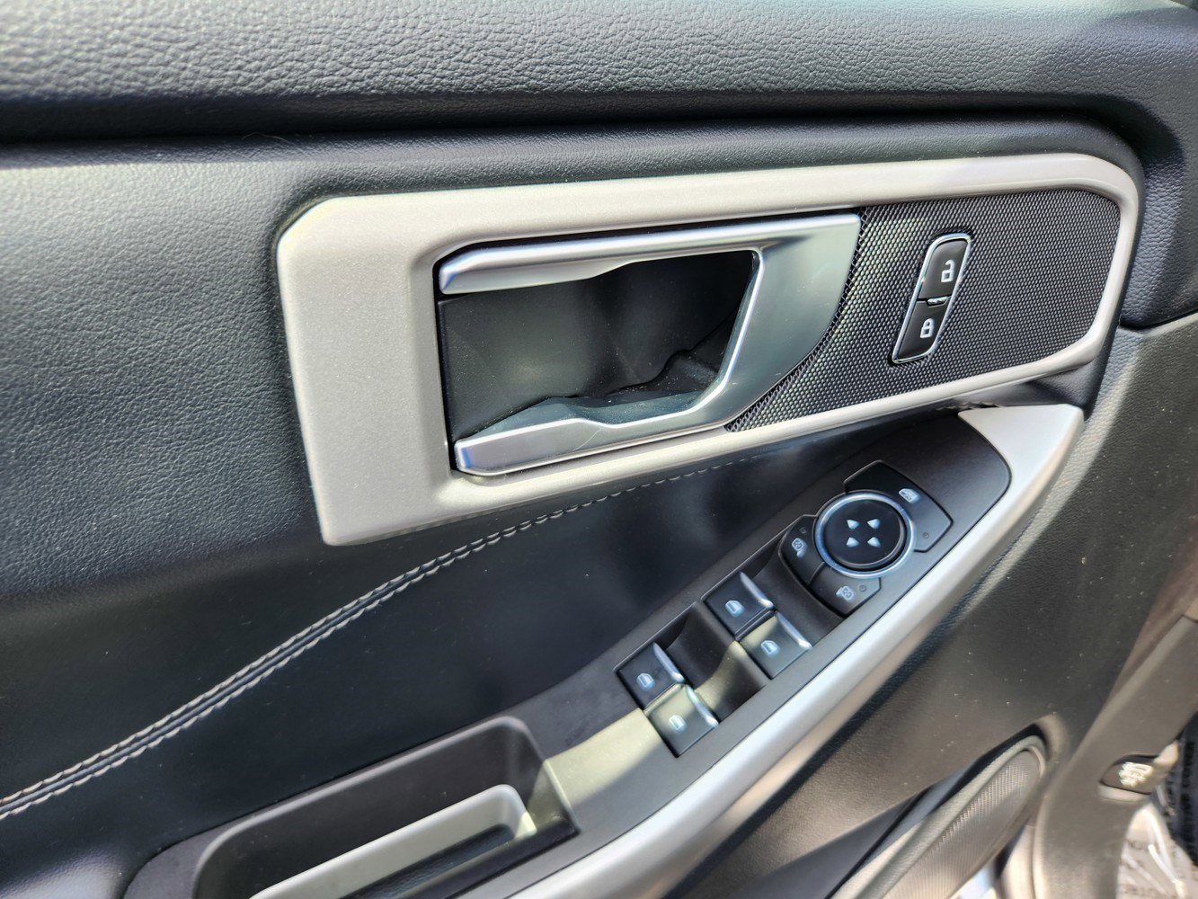 2024 Ford Explorer XLT photo 32