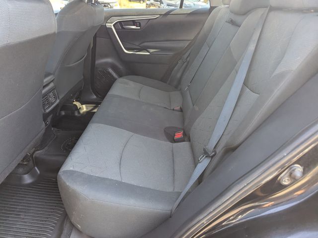 2021 Toyota RAV4 XLE photo 13