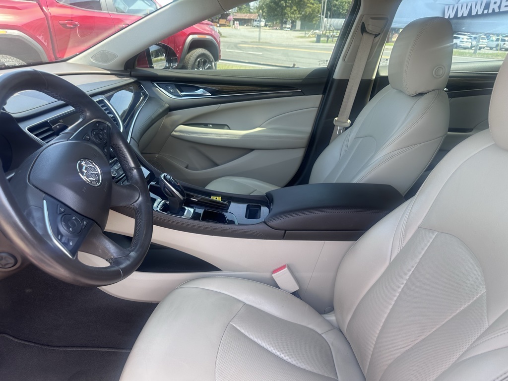 2019 Buick LaCrosse Essence photo 2