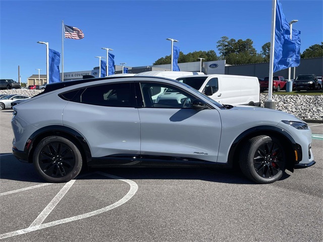 2025 Ford Mustang Mach-E Premium photo 2