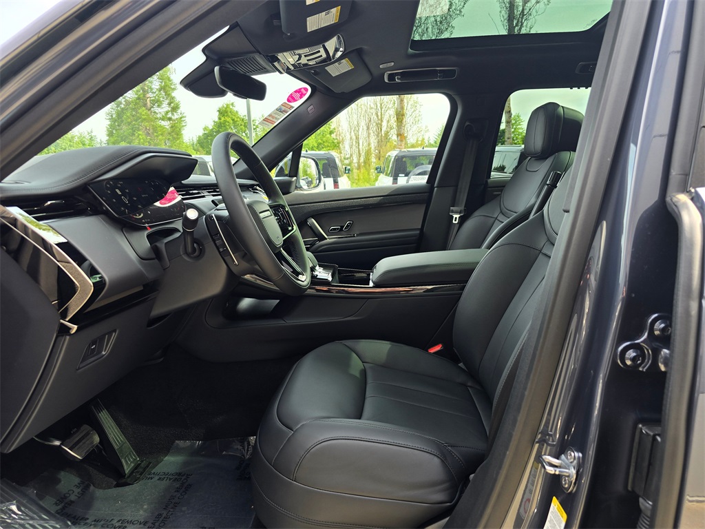 2025 Land Rover Range Rover Sport SE photo 19
