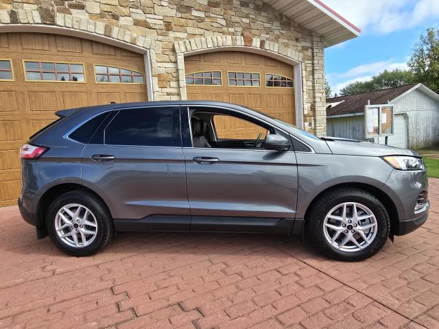 2023 Ford Edge SEL photo 2