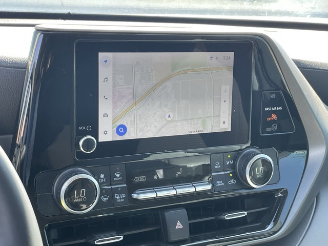 2023 Toyota Highlander LE photo 16