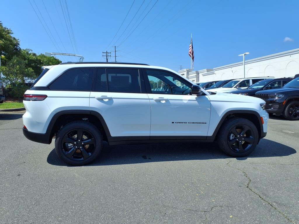2025 Jeep Grand Cherokee Altitude X photo 18